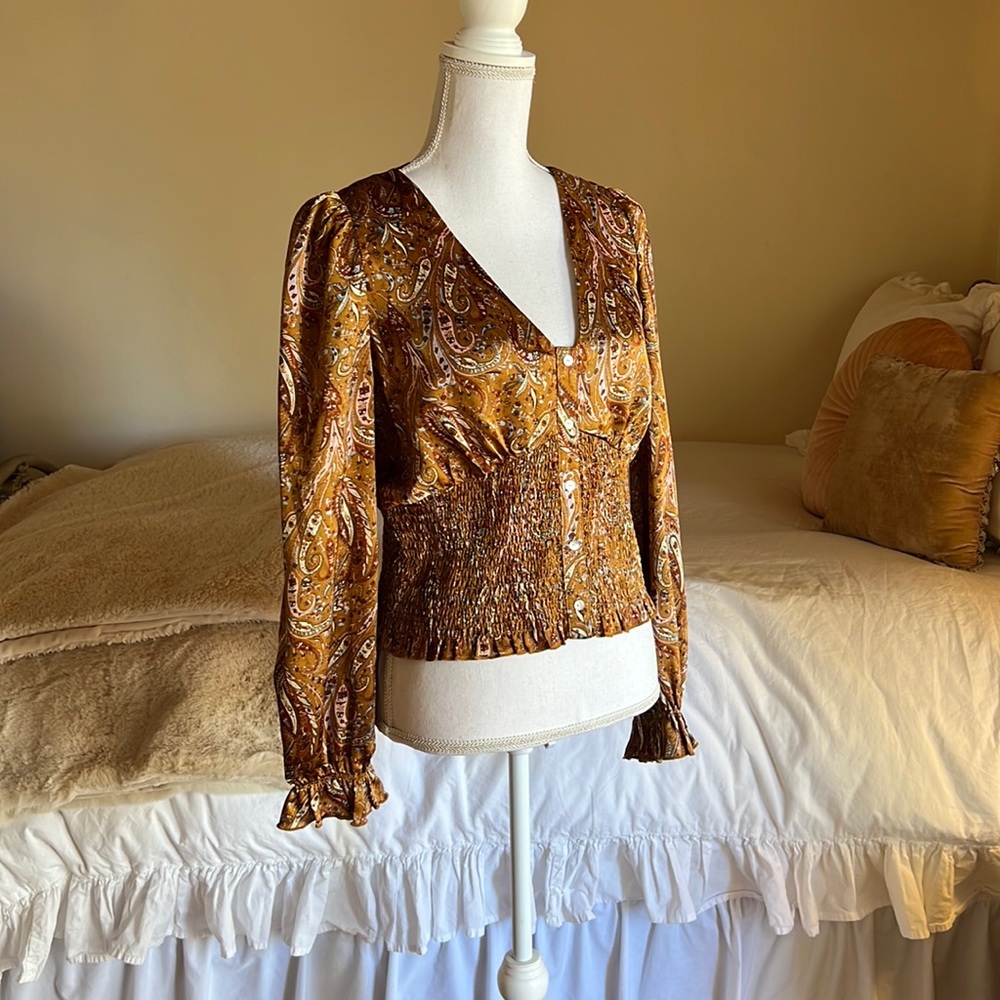 Beautiful 70’s style brown paisley blouse. Size M